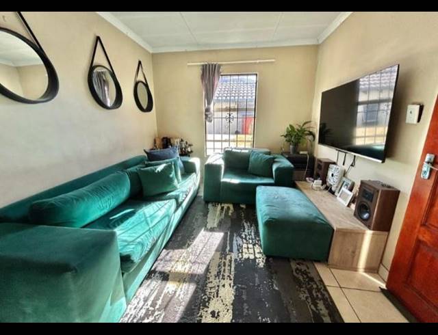 2 BEDROOM HOUSE FOR SALE IN RIVERSIDE VIEW EXT 35